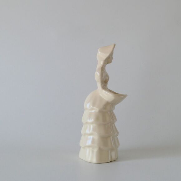 Vintage Mid-Century Haeger White Colonial Woman With Basket Planter 7.5" Tall - Picture 6 of 11